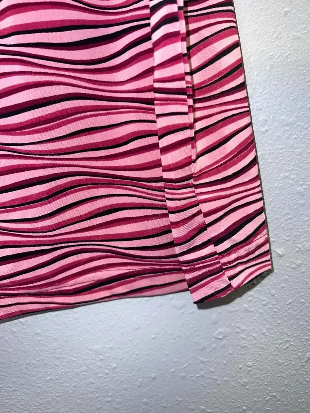 VINTAGE Y2K No Boundaries Pink Wavy Print Mini Skirt Retro Rave Bimbocore 0267